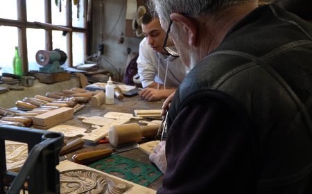 „Майсторски клас по дърворезба“ е подходяща форма за представяне и унаследяване на уменията за изработка на дърворезба