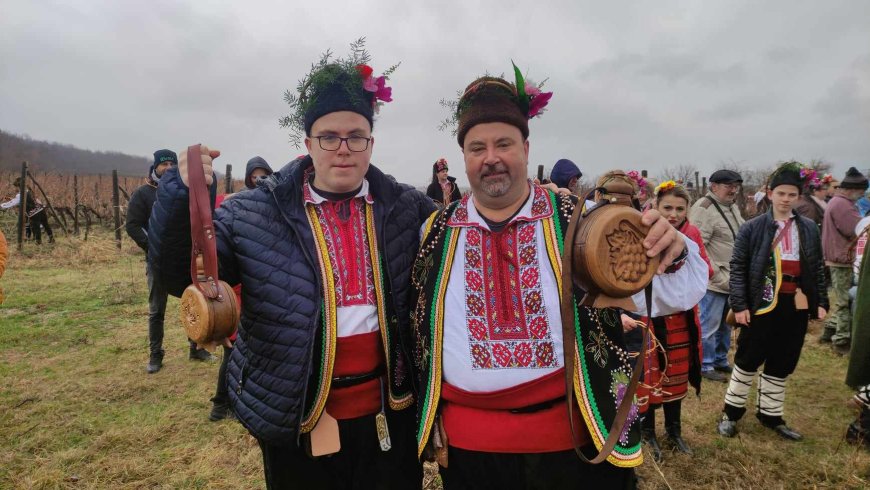 С веселие, но и с песимизъм празнуваха лозарите и винарите в Сухиндол